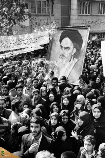 تسخیر لانه جاسوسی آمریکا ،۱۳ آبان ماه سال ۱۳۵۸  27