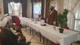 در جلسه روحانیون کاروان های عمره در مدینه مطرح شد؛
تاکید بر راهنمایی زائران با استفاده از فناوری‌های نوین 
 2