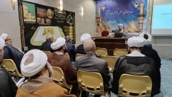 جلسه هم اندیشی خادمان فرهنگی کاروان ها در کربلای معلی
 7
