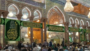 بمناسبت سالروز ولادت حضرت زینب(س) صورت گرفت؛
گل آرایی حرم حضرت سید الشهدا(ع)+عکس