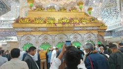 بمناسبت سالروز ولادت حضرت زینب(س) صورت گرفت؛
گل آرایی حرم حضرت سید الشهدا(ع)+عکس 6