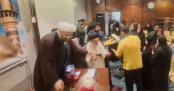 بمناسبت سالروز ولادت حضرت زینب(س) و روز پرستار در کربلای معلی انجام شد:
تجلیل از پرستاران در کربلای معلی 2