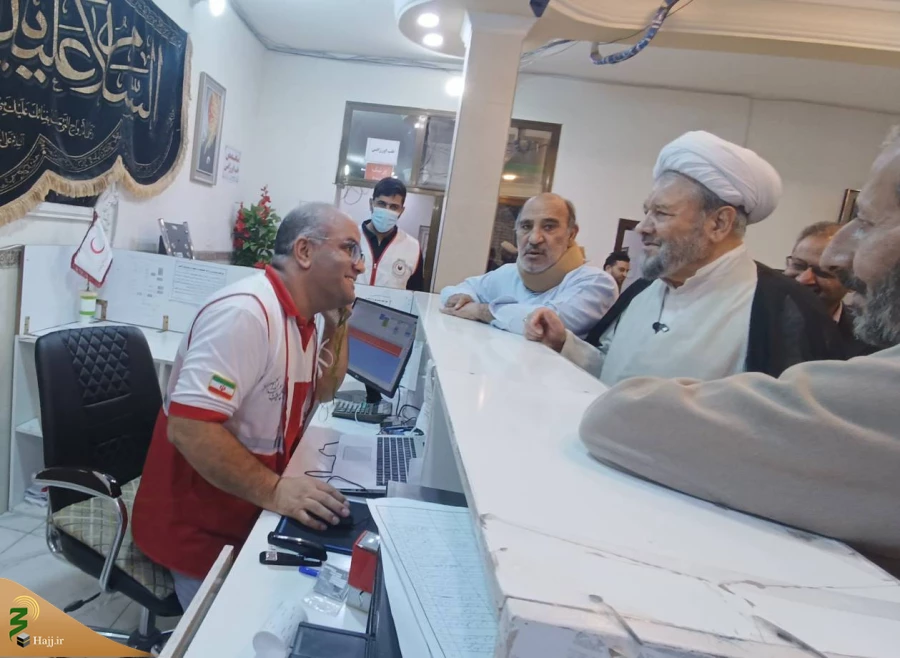 بمناسبت روز پرستار در کربلای معلی صورت گرفت:
تجلیل از پرستاران جمعیت هلال احمر جمهوری اسلامی ایران در کربلای معلی
 4