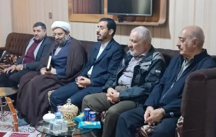 دیدار کاروانی از جامعه قرآنی لرستان با مسئول دفتر نمایندگی بعثه مقام معظم رهبری در عراق 4