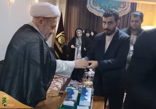 دیدار کاروانی از جامعه قرآنی لرستان با مسئول دفتر نمایندگی بعثه مقام معظم رهبری در عراق 8
