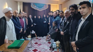 دیدار کاروانی از جامعه قرآنی لرستان با مسئول دفتر نمایندگی بعثه  در عراق