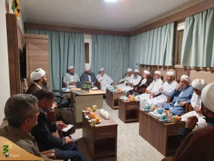 دیدار علما و اندیشمندان اهل سنت با مسئول دفتر نمایندگی بعثه در مدینه
 2