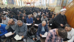 زائران ایرانی در کربلا دعای کمیل را زمزمه کردند 7