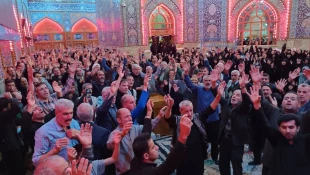 زائران ایرانی در کربلا دعای کمیل را زمزمه کردند 9