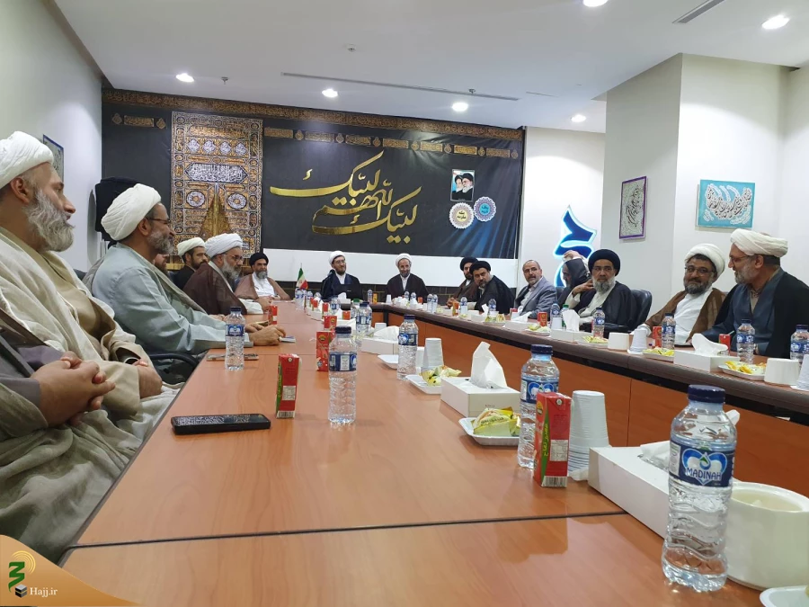 برگزاری نشست روحانیون کاروانهای عمره در مکه مکرمه 7