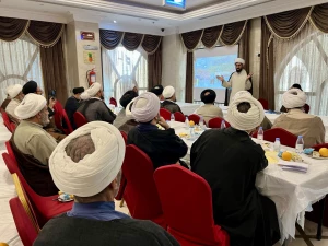 برگزاری جلسه روحانیون و زیارت دوره ویژه روحانیون کاروان ها در مدینه