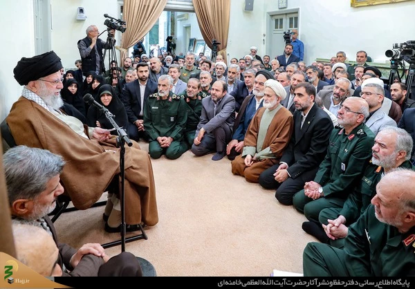 در دیدار دست‌اندرکاران برگزاری کنگره بزرگداشت شهدای استان اصفهان

رهبر انقلاب : زنده نگه داشتن یاد شهیدان ، جهاد فی سبیل الله است
 2