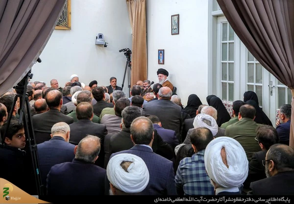 در دیدار دست‌اندرکاران برگزاری کنگره بزرگداشت شهدای استان اصفهان

رهبر انقلاب : زنده نگه داشتن یاد شهیدان ، جهاد فی سبیل الله است
 2