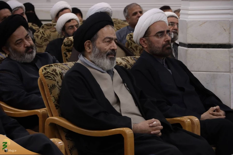 با حضور نماینده ولی‌فقیه در امور حج وزیارت برگزار شد؛

رونمائی از نرم‌افزار کتابخانه کتب مرجع اسلامی 4