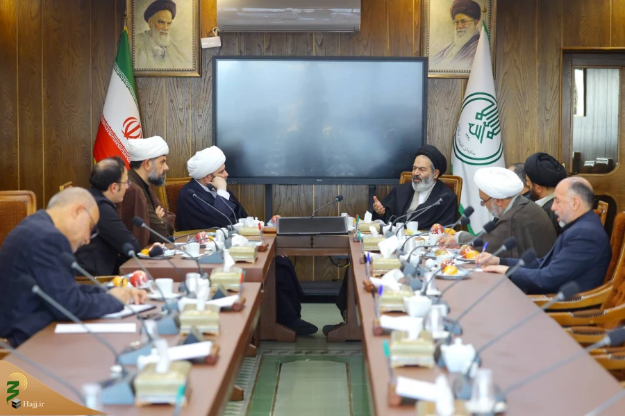 نشست مشترک مسئولان بعثه مقام معظم رهبری و سازمان تبلیغات اسلامی؛

استقبال دو طرف از تعامل و هم افزایی هرچه بیشتر در مسیرخدمت رسانی به زائران 4