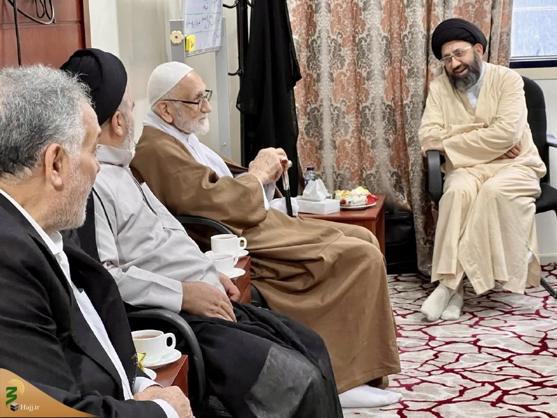 رئیس بعثه رهبری در مکه با سرپرست اسبق حجاج ایرانی دیدار کرد 3