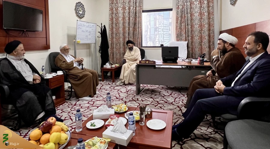 رئیس بعثه رهبری در مکه با سرپرست اسبق حجاج ایرانی دیدار کرد 4