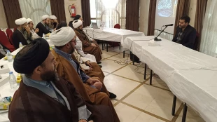 نشست مسئول دفتر نمایندگی بعثه مقام معظم رهبری در مدینه با روحانیون کاروان‌ها 2