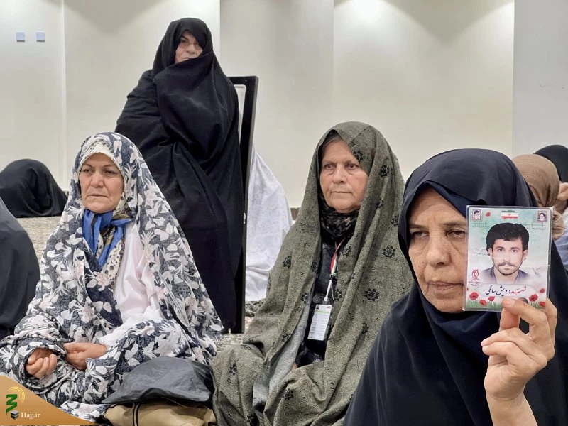 برگزاری جلسه انس و معرفت با حضور مسئول بعثه رهبری در مکه 2