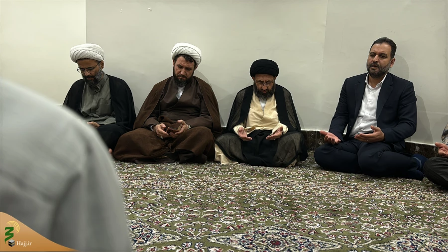 برگزاری جلسه انس و معرفت با حضور مسئول بعثه رهبری در مکه 13