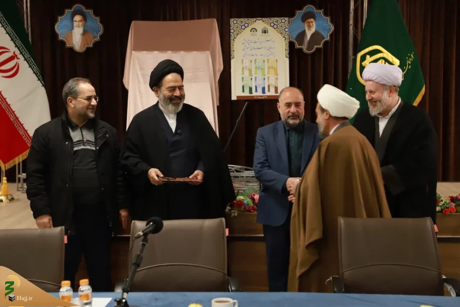 از پژوهشگران برتر پژوهشکده حج و زیارت تجلیل شد 4