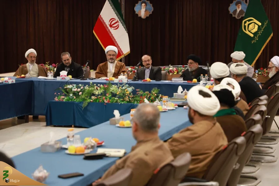در پژوهشکده حج و زیارت برگزار شد:

نشست نقد کتاب «تاریخ نجف از آغاز تاکنون» 8