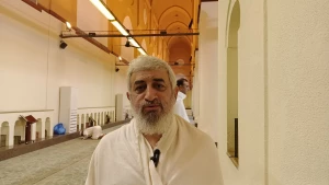 باید صفات پیامبر را الگوی خود قرار دهیم تا هم‌سنخ ایشان شویم + فیلم
