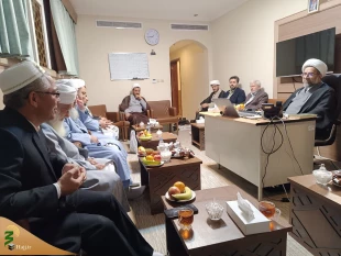 تاکید علمای اهل سنت بر افزایش کیفیت حمل و نقل زائرین در دیدار با نماینده بعثه در مدینه 5