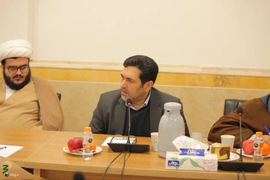 نشست علمی و تخصصی فرصت های تربیتی اربعین

اربعین احیاگر ایثار حسینی است
 2