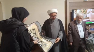 بررسی راهکارهای ترغیب جوانان به حضور در سرزمین وحی در جلسه نماینده بعثه در مدینه با فرهیختگان 2