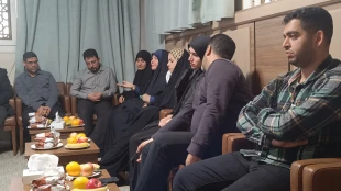 بررسی راهکارهای ترغیب جوانان به حضور در سرزمین وحی در جلسه نماینده بعثه در مدینه با فرهیختگان 6