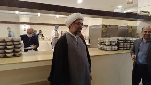 گفتگوی بدون واسطه نماینده بعثه درمدینه با زائرین در بازدید از هتل مختارة پلازا  3