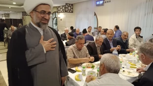 گفتگوی بدون واسطه نماینده بعثه درمدینه با زائرین در بازدید از هتل مختارة پلازا  10