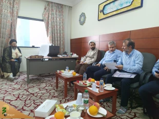 تبادل نظر درباره افزایش کیفیت راهنمایی زائرین در جلسه مسئولین فرهنگی با نماینده بعثه در مکه 6