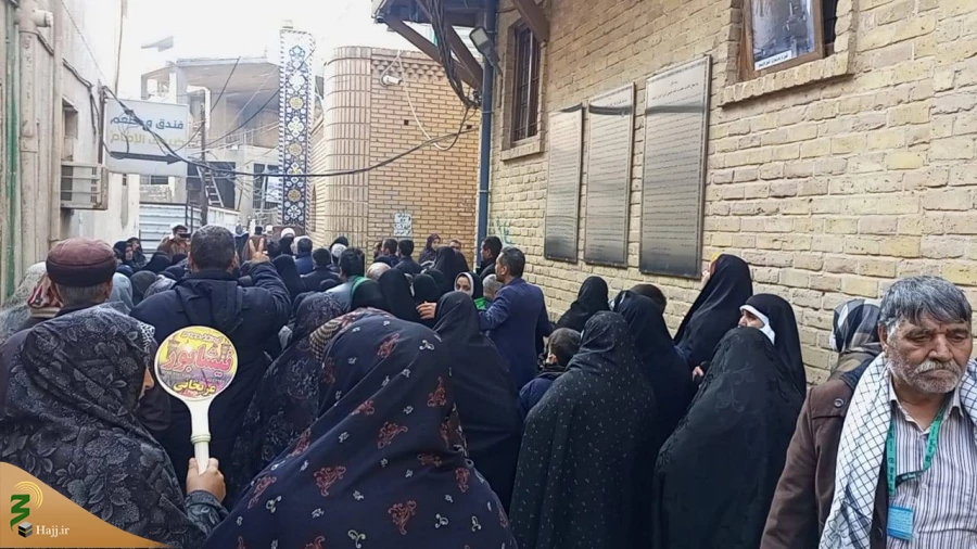

برنامه روایت گری در بیت حضرت امام خمینی (ره) در نجف 2