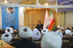 أکد ممثل الولی الفقیه فی شوون الحج و الزیارة علی ضرورة رفع المستوى العلمی و المهارات اللازمة لرجال الدین فی القوافل 2