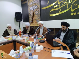 تاکید بر اهمیت اجرای سیاست‌های بعثه در جلسه روحانیون کاروان‌ها 10