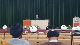 ممثل الولي الفقيه في شؤون الحج و الزيارة بين علماء قوافل الحج في محافظة فارس: زيارة 7 قوافل لحج هذا العام بسبب تقليص العملاء و الأطقم 2