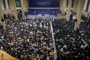 فرمان رهبری به دستگاه های تبلیغاتی و فرهنگی :

پرده توهم اقتدار دشمن را پاره کنید
 2