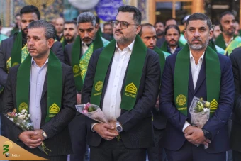 برافراشته شدن پرچم جدید بر فراز گنبدحرم امیرالمؤمنین علی علیه‌السلام 7