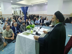 پیگیری اصلاح پروازهای عمره در تماس نماینده ولی فقیه با رئیس سازمان حج و زیارت