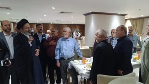 گفتگوی بدون واسطه نماینده ولی فقیه با زائرین هتل «واحه‌الرفاع» مکه مکرمه