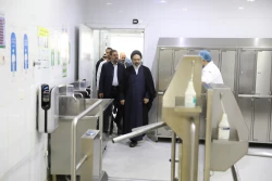 بازدید حجت الاسلام والمسلمین نواب از آشپزخانه مرکزی مکه مکرمه 2
