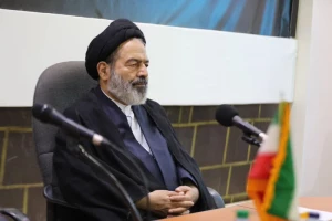 ينبغي لرجل دين القافلة أن تصادق مع الحجاج و تحدث معهم و رافقهم بدلاً من الاعتماد على الخطب فقط