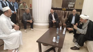 گفتگوی رودر روی مسئول نمایندگی بعثه در مکه با زائرین هتل مواکب الکوثر 8