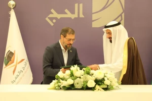 نشست رئیس سازمان حج و زیارت و وزیر حج و عمره عربستان در خصوص خدمات به زائران حج و عمره/تفاهم نامه حج ۱۴۰۴ به امضا رسید