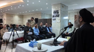 Komeil Prayer Ceremony Held in Medina in Presence of Supreme Leader's Representative for Hajj 5