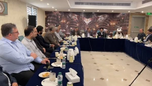 Supreme Leader's Representative for Hajj and Pilgrimage Affairs Meets Members of Umrah Operations Headquarters in Medina
