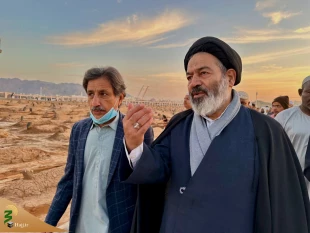 حجت‌الاسلام نواب در مدینه: گزارش تصویری دیدار صمیمانه سرپرست حجاج ایرانی با زائران ایرانی و خارجی در مسجد النبی و بقیع

 2