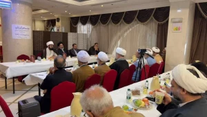 لقاء رئيس بعثة الحجاج الإيرانيين مع مدراء و رجال الدين قوافل العمرة في المدينة المنورة